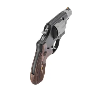Smith & Wesson Model 327 Concealability